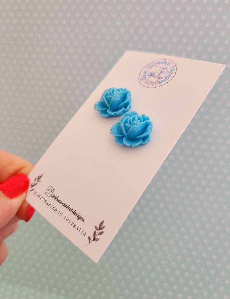 Blue Flower Resin Studs 20mm