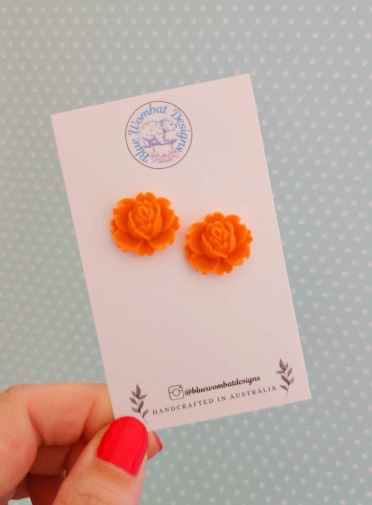 Orange Flower Resin Studs 20mm